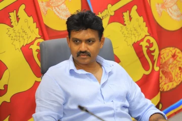 உயர்தரப் பரீட்சை பெறுபேறுகள் இடைநிறுத்தப்பட்ட மாணவர்களை சந்தித்த கிழக்கு ஆளுநர்