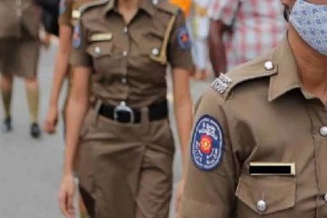 பொலிஸ் நிலையத்துக்குள் காண்டஸ்டபிள் கணவன் கைகலப்பு!