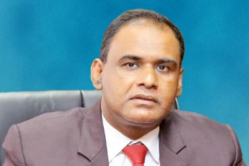 எச்.எம்.எம். ஹரீஸ் பதவியிலிருந்து நீக்கம்!