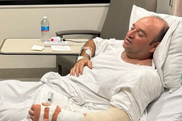 සිඩ්නි බොන්ඩි වෙරළේ වීරයාට ලොව පුරා සිට ආධාර ගලා එයි | Global Support For Sydney Bondi Beach Hero