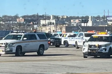 நடுவானில் பறந்துகொண்டிருந்த ஏர் கனடா விமானத்துக்கு மிரட்டல்: மோப்பநாய்களுடன் விரைந்த பொலிசார்