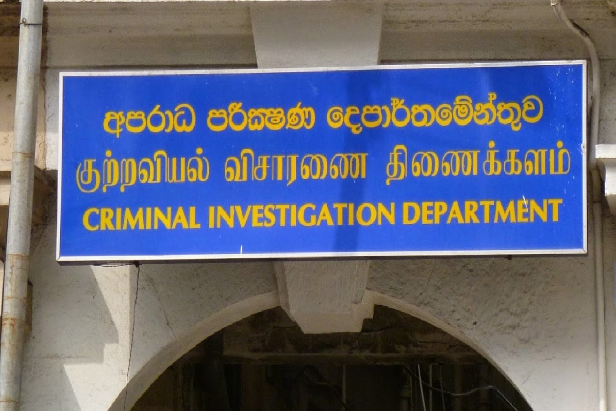 வவுனியாவில் 10 கோடிக்கு மேற்பட்ட பணத்துடன வர்த்தகர் குடும்பத்துடன் தலைமறைவு! | Businessman Absconds With Rs 10 Crore In Vavuniya