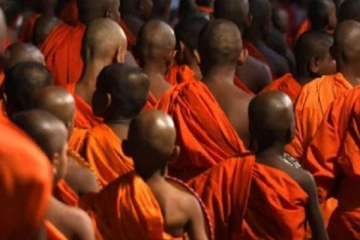 கொரோனா இடையே இலங்கை பிக்குகளின் சாதனை!