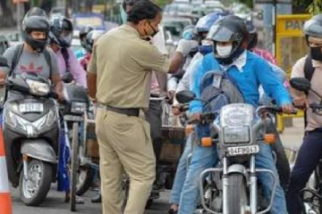 சாதி பெயரை வைத்து திட்டிய போலீசாருக்கு ரூ.2 லட்சம் அபராதம்