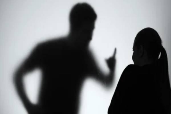 மட்டக்களப்பில் மனைவியை தீ வைக்க தூண்டிய கணவன் கைது | Husband Arrested For Setting Wife Fire Batticaloa