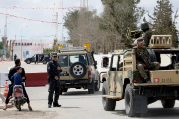 புனித யாத்திரையில் காவலர் நடத்திய திடீர் துப்பாக்கிச்சூடு: பிரான்ஸ் நாட்டவர் உட்பட 5 பேர் பலி