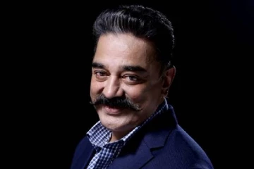 சிறுவயதில் தரையில் அமர்ந்து சாப்பிடும் கமல் - இதுவரை பலரும் பார்த்திராத அரிதான புகைப்படம்..