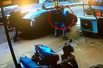 அதிரடி காட்டிய பொலிஸ் அதிகாரி! கொள்ளையர்களுடன் போராடி பல மில்லியன் ரூபாய் பணம் மீட்பு