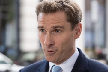 புலம்பெயர்ந்தோருக்கு பதில் ரோபோக்களை பயன்படுத்தலாம்: பிரித்தானிய அமைச்சர் யோசனை