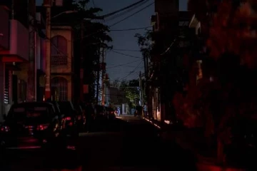 இலங்கை முழுவதும் இருளில் மூழ்கும் அபாயம்