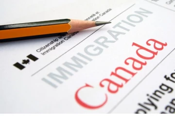 கனடாவில் வெளிநாட்டு மாணவர்கள் நிரந்தர வதிவுரிமை பெறும் 5 வழிகள்