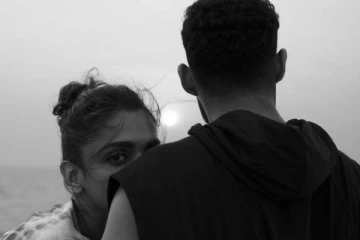 17 வருட சினிமா வாழ்க்கை! பிரபல நடிகரை ஒதுக்கி வரும் கோடியில் புரளும் நடிகை..