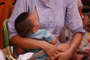 ඔබත් කිරිදෙන මවක්ද එසේනම් ඔබත් ආහාරයට ගත යුතු දේ මෙන්න...