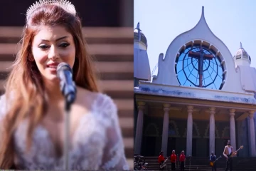 கிறிஸ்மஸ் தின நிகழ்வொன்றில் பாடகி ஒருவரின் ஆடையால் எழுந்துள்ள சர்ச்சை