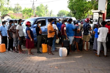 எரிபொருளை பதுக்கி வைக்கவேண்டாம்