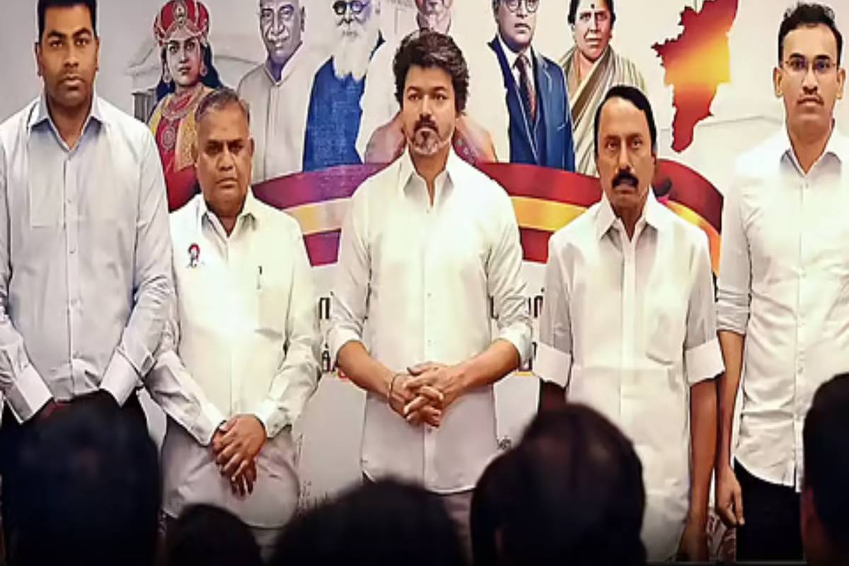 ஜோசப் விஜயாகிய நான்..! பதவியேற்பு விழாவிற்காக பிரமாண்ட ஏற்பாடுகள் - நேரு உள் விளையாட்டரங்கில் பலத்த பாதுகாப்பு | Vijay New Cabinet Of Tvk Alliance New Ministers ஜோசப் விஜயாகிய நான்..! பதவியேற்பு விழாவிற்காக பிரமாண்ட ஏற்பாடுகள் - நேரு உள் விளையாட்டரங்கில் பலத்த பாதுகாப்பு | Vijay New Cabinet Of Tvk Alliance New Ministers