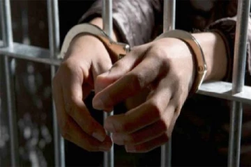 சிறப்பு அங்காடியில் ஒரு மில்லியன் ரூபாவுக்கும் மேல் கொள்ளை-காசாளரான இளம் யுவதி கைது