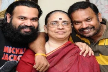 பிரபல இயக்குனர் வெங்கட் பிரபு தாய் மறைவு- சோகத்தில் மூழ்கிய குடும்பத்தினர்கள்