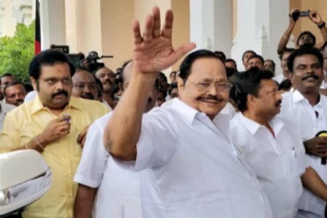 கொரோனா பாதிப்பில் குணமடைந்து வீடு திரும்பினார் துரைமுருகன்!