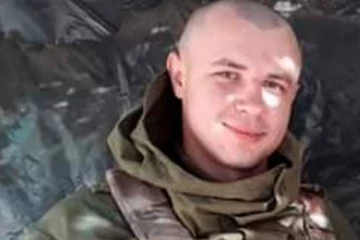 ரஷ்ய துருப்புக்களைத் தடுக்க தன்னைத்தானே வெடிக்கச் செய்த ஹீரோ! உக்ரைன் கடற்படை கௌரவிப்பு