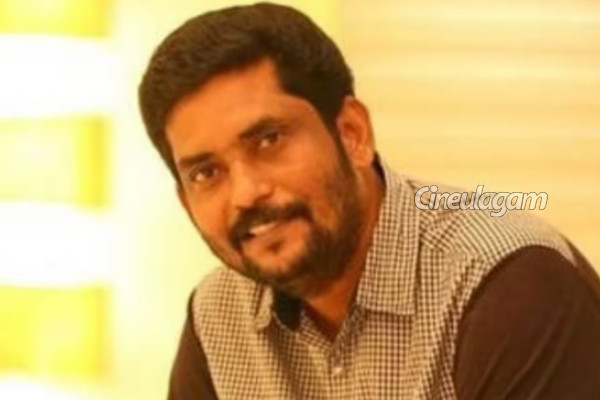 வெறும் 27 தியேட்டர்.. தமிழ் சினிமா செத்துப்போய் இருக்கிறது: தயாரிப்பாளர் சுரேஷ் காமாட்சி காட்டாமான பதிவு | Suresh Kamatchi Angry Post On Theaters