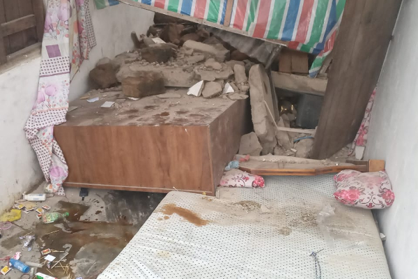 பாரிய மண்திட்டு சரிந்தத்தில் 3 பேருக்கு நேர்ந்த கதி | Massive Landslide House Maskelia Killed 3 People