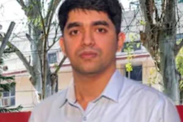 பயிற்சி இல்லாமல் UPSC தேர்வில் தேர்ச்சி பெற்ற ஸ்டேஷன் மாஸ்டரின் மகன்.., யார் அவர்? | Son Of A Station Master Cleared Upsc Without Train