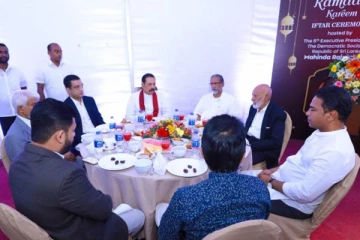 கொழும்பில் முன்னாள் ஜனாதிபதி மஹிந்த நடத்திய இப்தார் நிகழ்வு (படங்கள்)