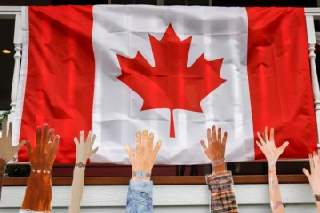 கனடாவில் ஆவணமற்ற தொழிலாளர்களுக்கு நிரந்தர குடியுரிமை வழங்க புதிய திட்டம்!