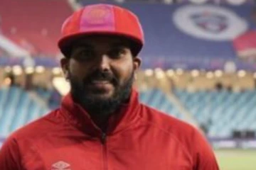 වනිදුට අයි.සී.සීයෙන් ලැබුණු තොප්පිය..