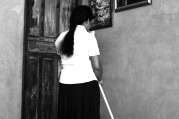 வெளிநாடுகளுக்கு அடிமைகளாக விற்கப்படும் இலங்கை பெண்கள்