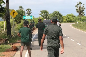 மாவீரர் நாளில் முல்லைத்தீவில் எமது ஊடகவியலாளர் மீது கொடூர தாக்குதல் (VIDEO)