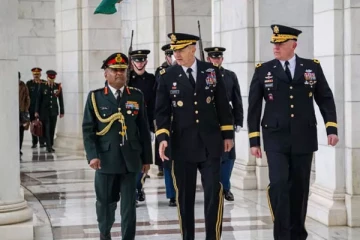 அமெரிக்க இராணுவ அதிகாரிகளை சந்தித்த இந்திய ராணுவ அதிகாரி : செய்திகளின் தொகுப்பு