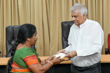 வடக்கில் 197 குடும்பங்களுக்கு காணி உறுதிப்பத்திரம் வழங்கிய ரணில்!