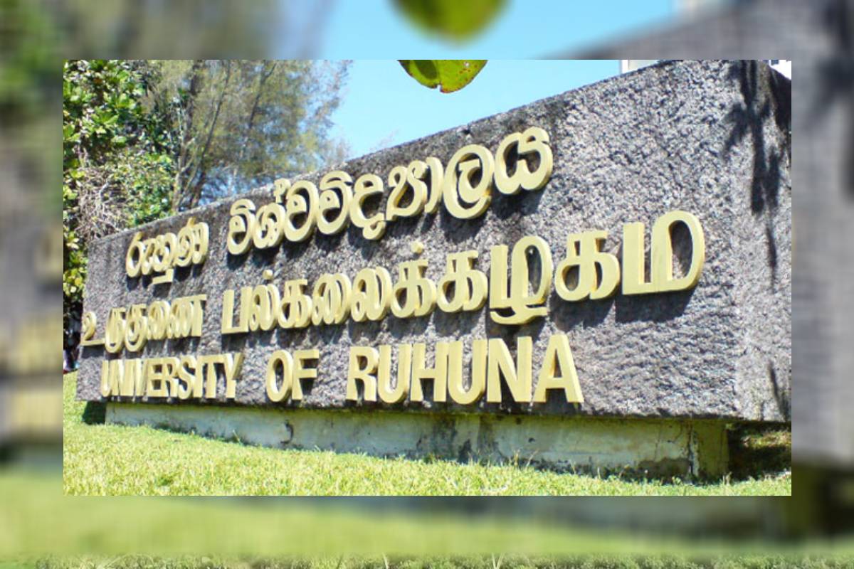 ஹட்டனில் வனப்பகுதிக்குள் சிக்கிய வெளிநாட்டு மாணவி...! | Foreign Girl Rescued In Hatton Singimalai Forest