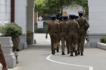 பெற்றோரின் கட்டுப்பாடு - பாடசாலை மாணவியின் விபரீத முடிவு