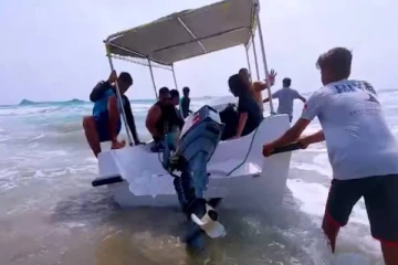 திருகோணமலையில் சுற்றுலாப் பயணிகளை மனிதாபிமானமற்ற முறையில் நடத்திய குழுவினர்!