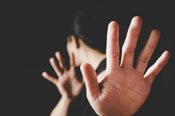 இலங்கையில் 22 மாணவர்களால் துஷ்பிரயோகம் செய்யப்பட்ட மாணவி: தீவிர விசாரணையில் பொலிஸார்!