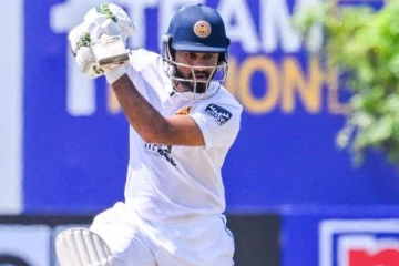 டெஸ்டில் 15வது சதத்தினை பதிவு செய்த இலங்கை கேப்டன்!