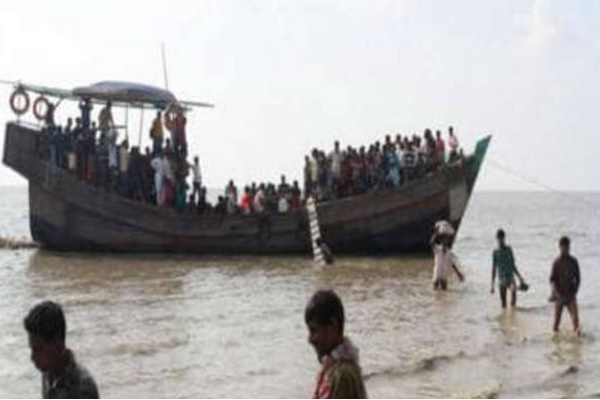 இலங்கை கடற்பரப்பில் தத்தளித்த 104 ரோஹிங்கியா அகதிகள்! | 104 Rohingya Refugees Washed Ashore In Sri Lanka