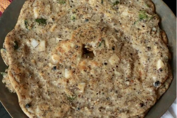 தமிழர்கள் விரும்பி உண்ணும் கருப்பு உளுந்து தேன் அடை