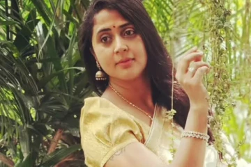 சீரியலில் மட்டும் ஹோம்லி.. கனிகா நிஜத்தில் கிளாமராக இருக்கும் லேட்டஸ்ட் ஸ்டில்கள்