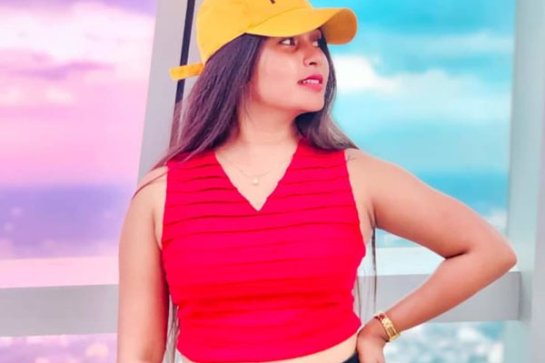 சந்தானத்துடன் இணைந்து நடிக்கவிருக்கும் இலங்கைப் பெண் | Sri Lankan Girl To Act With Santhanam