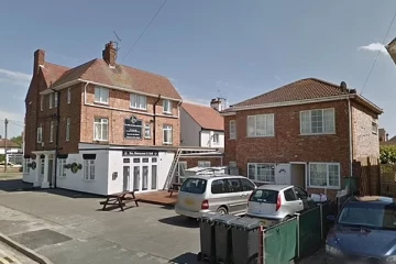 பிரித்தானியாவில் காதலியை பெட்ரோல் ஊற்றி எரித்த நபர்: 90 சதவீதம் எரிந்த உடலோடு 2 வருடம் வாழ்ந்த பெண்