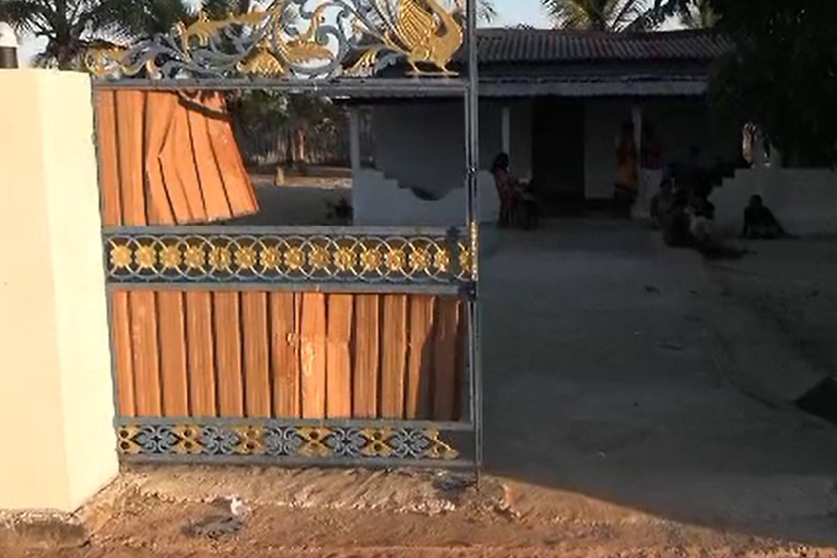 யாழ்.வடமராட்சி கட்டைக்காட்டில் நான்கு வீடுகள் மீது தாக்குதல் | 4 Houses Attacked In Vadamarachchi Kattai Forest