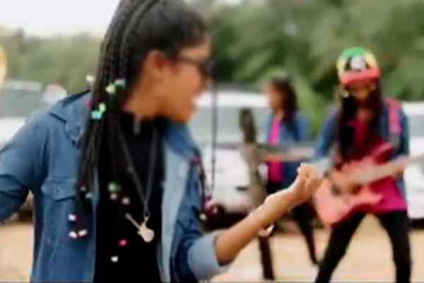 சிறுவர் இசைக்குழுவிற்கு தடை - மகளிர் இராஜாங்க அமைச்சர் கடும் எதிர்ப்பு | State Minister Objects Attempts To Stop Child Band