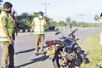 யாழில் இருந்து கிளிநொச்சி நோக்கி பயணித்த வயோதிப தம்பதியினருக்கு நேர்ந்த சோகம்