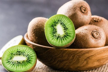 கிவி பழத்தில் இருக்கும் பல நன்மைகள் பற்றி தெரியுமா?