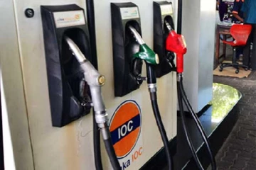 ஐஓசியும் எரிபொருள் விலைகளை குறைத்தது