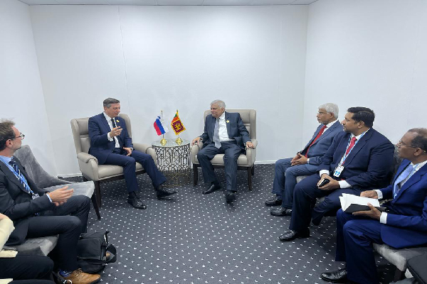 வெளிநாட்டுத் தலைவர்களுடன் முக்கிய சந்திப்பில் ரணில்! | President Ranil Meet Uk Pm Rishi Sunak Egypt
